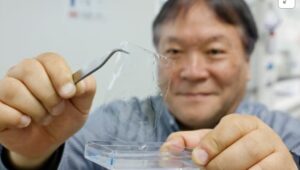 Un plastique japonais révolutionnaire : solide sur terre, dissous en mer en quelques heures Plastique biodégradable Japon